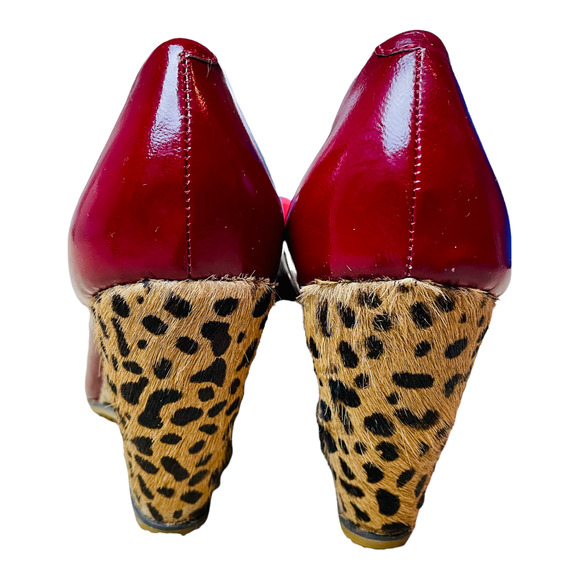 Poetic License Endearing Red Patent Leather Calf Hair Wedge Sz 7.5 - Picture 4 of 10